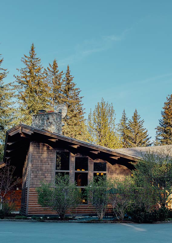 Windsong Lodge's Main Lobby, from the outside.